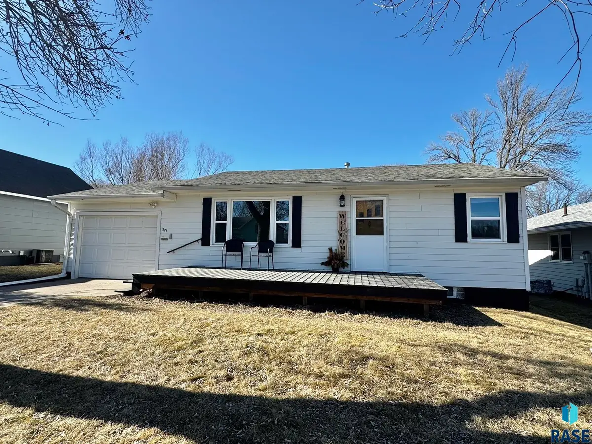 321 N Olive Ave, Madison, SD 57042 - #1