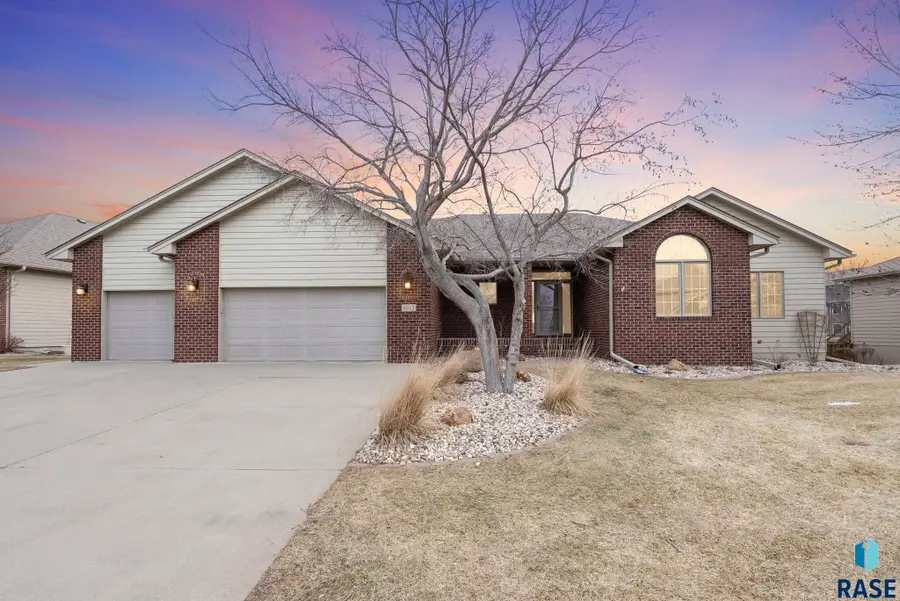 6312 S Limerick Cir, Sioux Falls, SD 57108 - #2