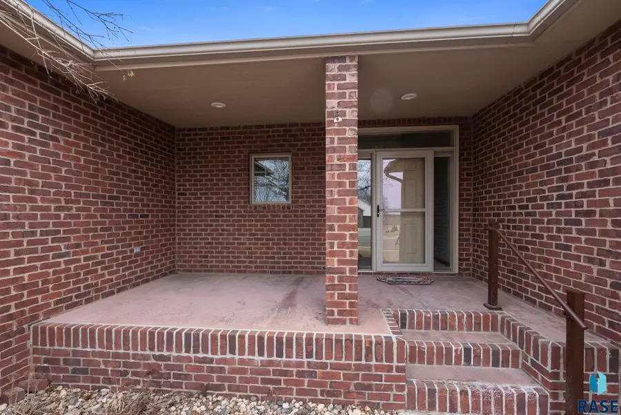 6312 S Limerick Cir, Sioux Falls, SD 57108 - #3