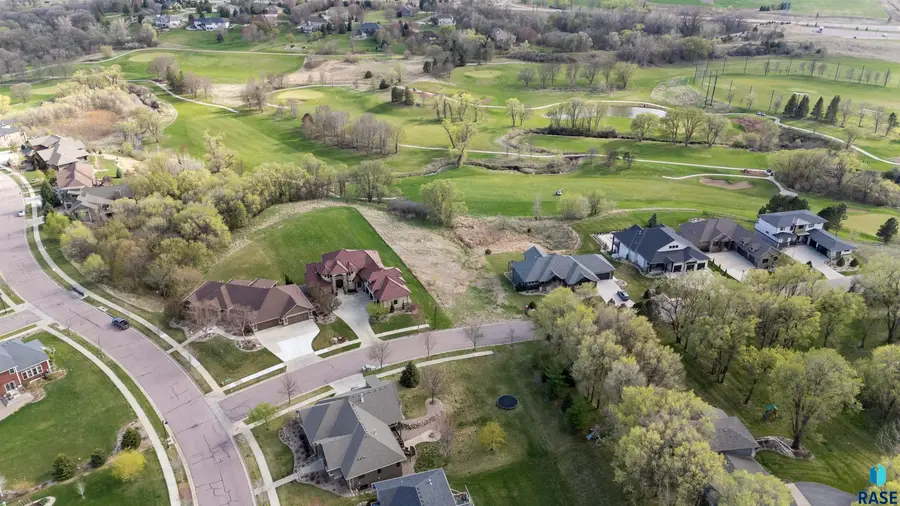 8701 E Torchwood Ln, Sioux Falls, SD 57110 - #3