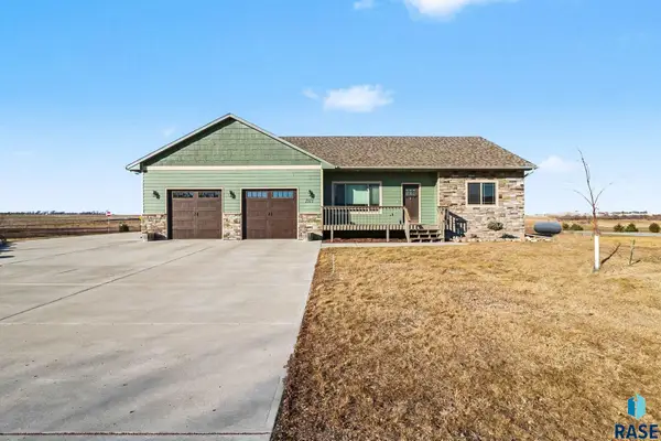 1313 S Lynn Ave, Montrose, SD 57048