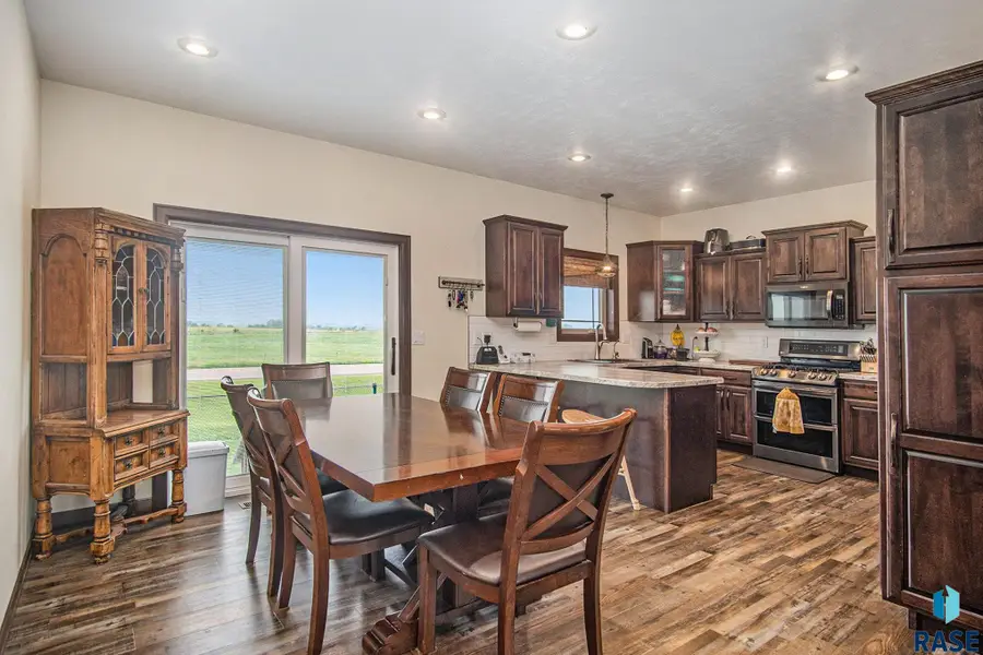 1313 S Lynn Ave, Montrose, SD 57048 - #2