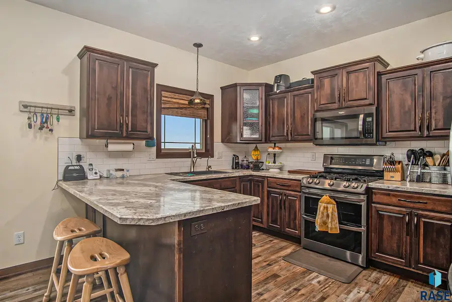 1313 S Lynn Ave, Montrose, SD 57048 - #3