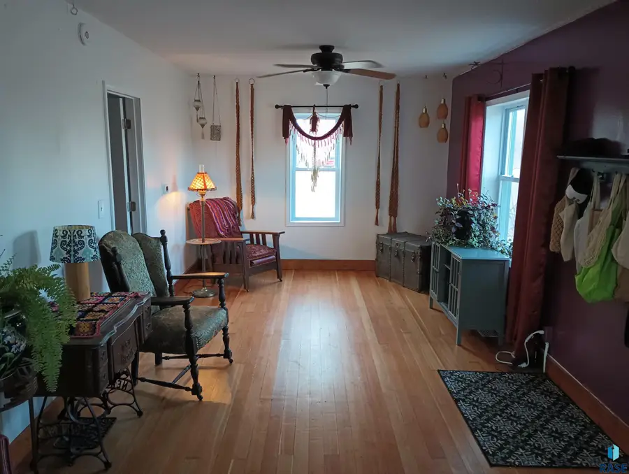 217 N Blue Mound Ave, Luverne, MN 56156 - #3