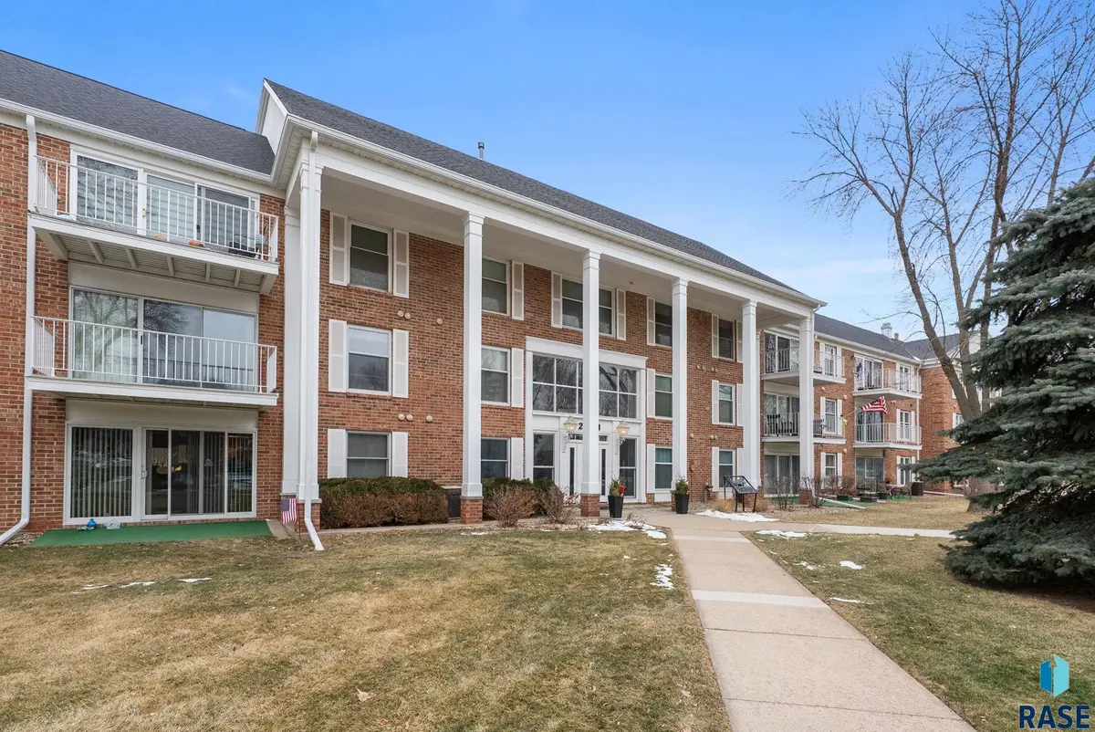 2501 S Kiwanis Ave #210, Sioux Falls, SD 57105 - #1