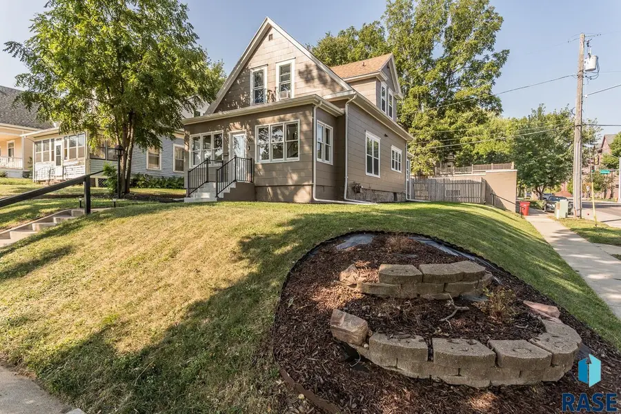 1001 S 1st Ave, Sioux Falls, SD 57105 - #3