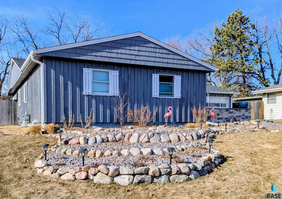 2405 S Lyndale Ave, Sioux Falls, SD 57105 - #3