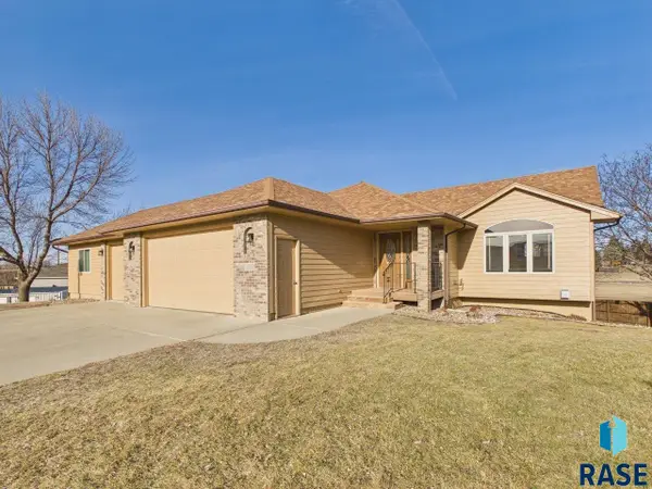 200 S Sunset Dr, Brandon, SD 57005