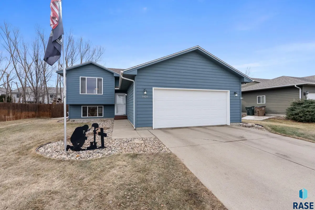 7909 W 48th St, Sioux Falls, SD 57106 - #1