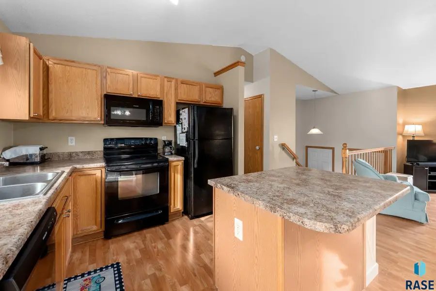 7909 W 48th St, Sioux Falls, SD 57106 - #3