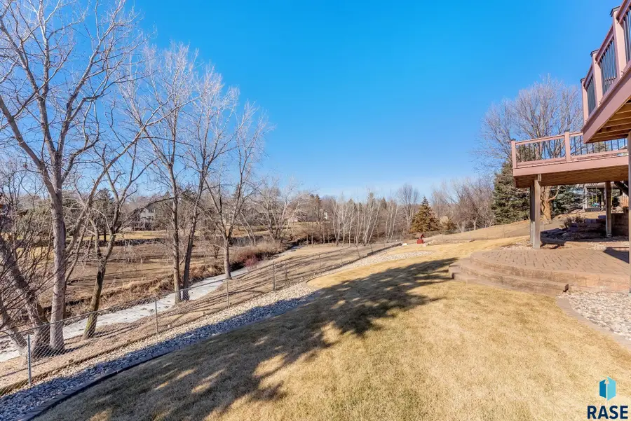 1605 S Silver Creek Cir, Sioux Falls, SD 57106 - #3