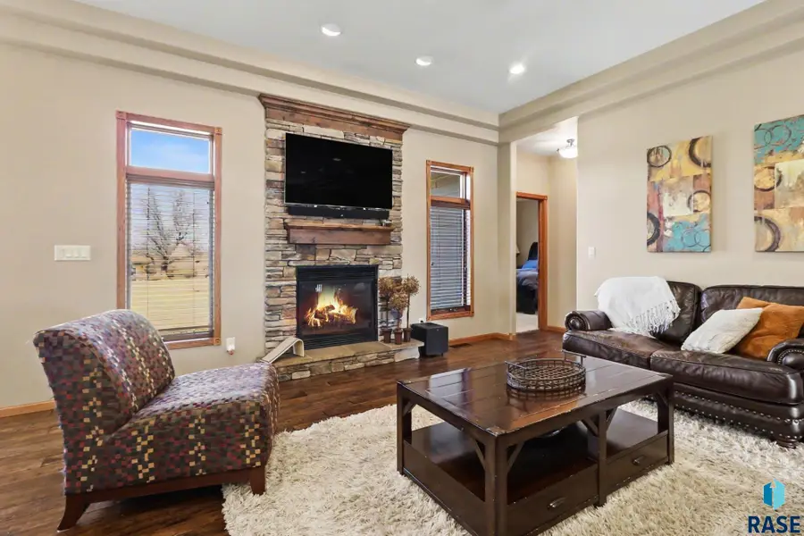 2908 W Auburn Hills St, Sioux Falls, SD 57108 - #2