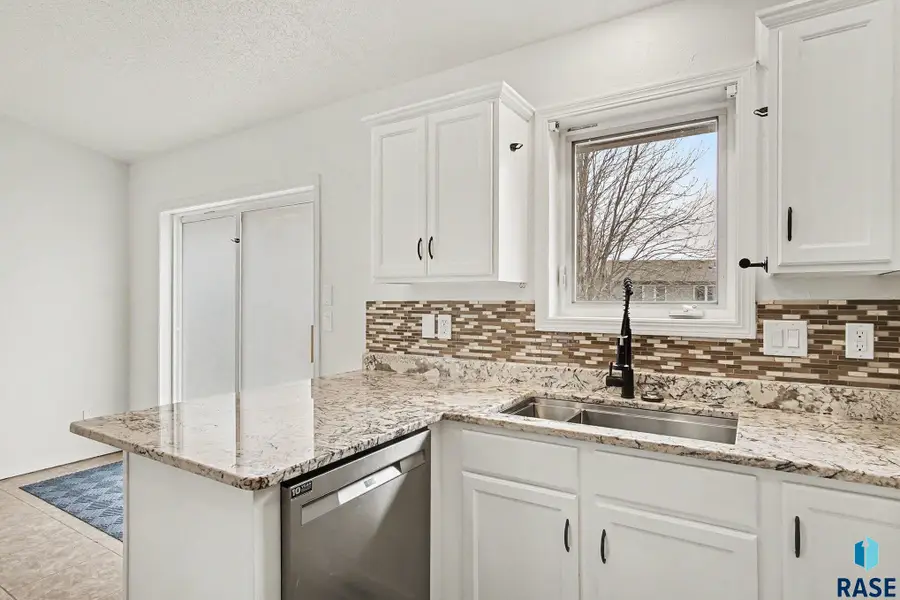 7217 W Strabane St, Sioux Falls, SD 57106 - #3