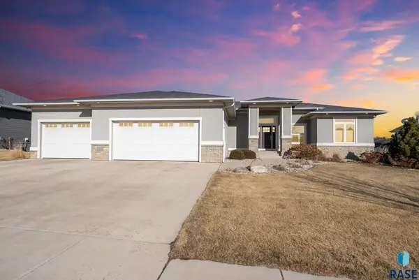 7408 E Donnelly Dr, Sioux Falls, SD 57110