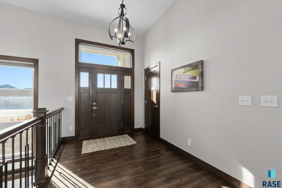 7408 E Donnelly Dr, Sioux Falls, SD 57110 - #3