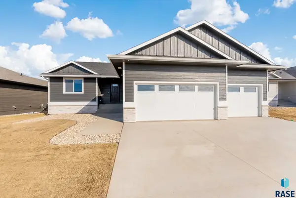 1006 Birch St, Harrisburg, SD 57032
