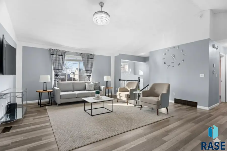 6800 W 61st St, Sioux Falls, SD 57106 - #3