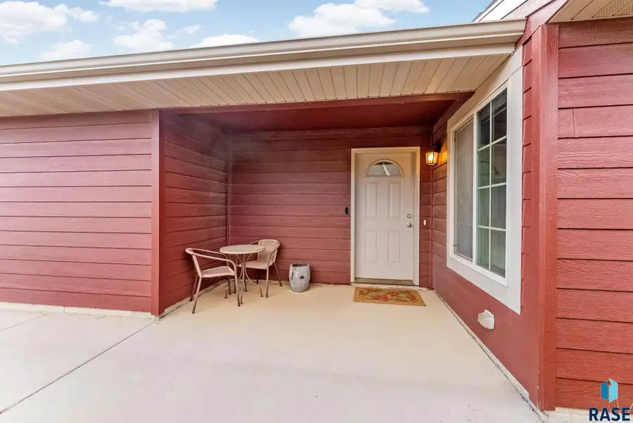 9416 W Gert St, Sioux Falls, SD 57106 - #2