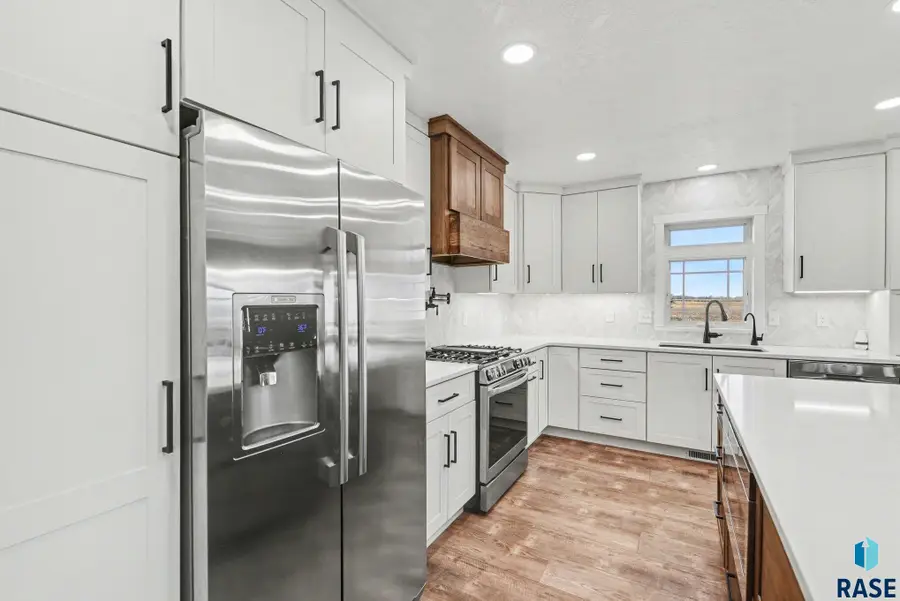 46206 Weis Cir, Hartford, SD 57033 - #2