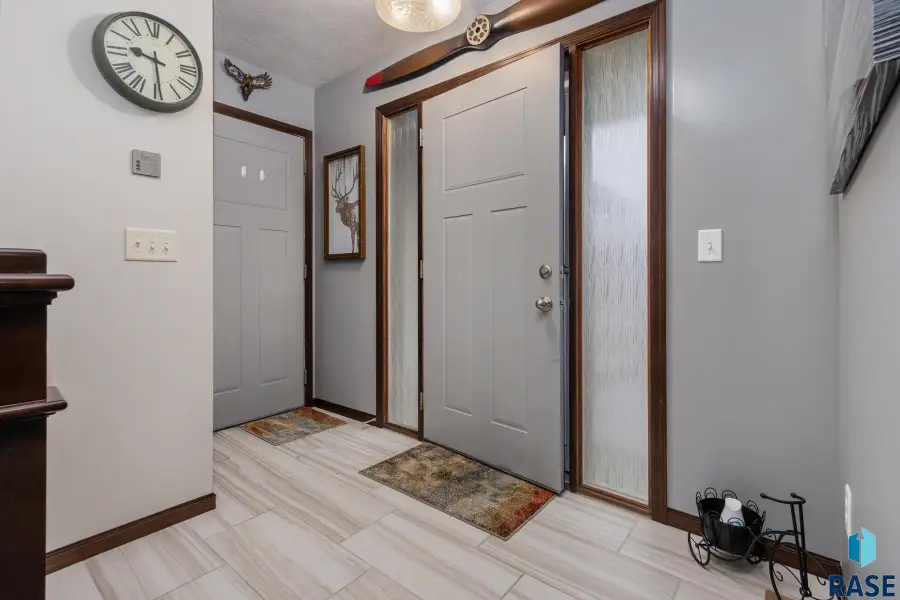 3633 E Brewster St, Sioux Falls, SD 57108 - #2