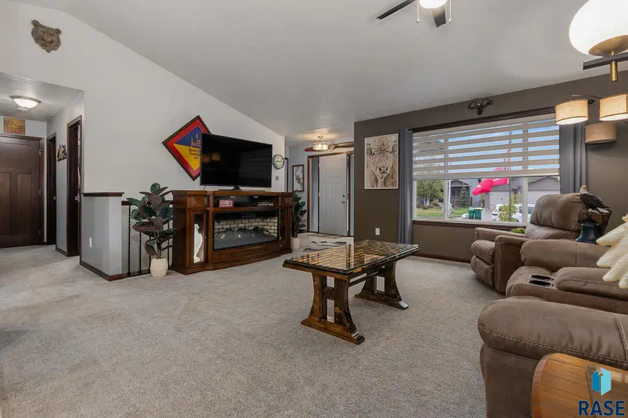 3633 E Brewster St, Sioux Falls, SD 57108 - #3