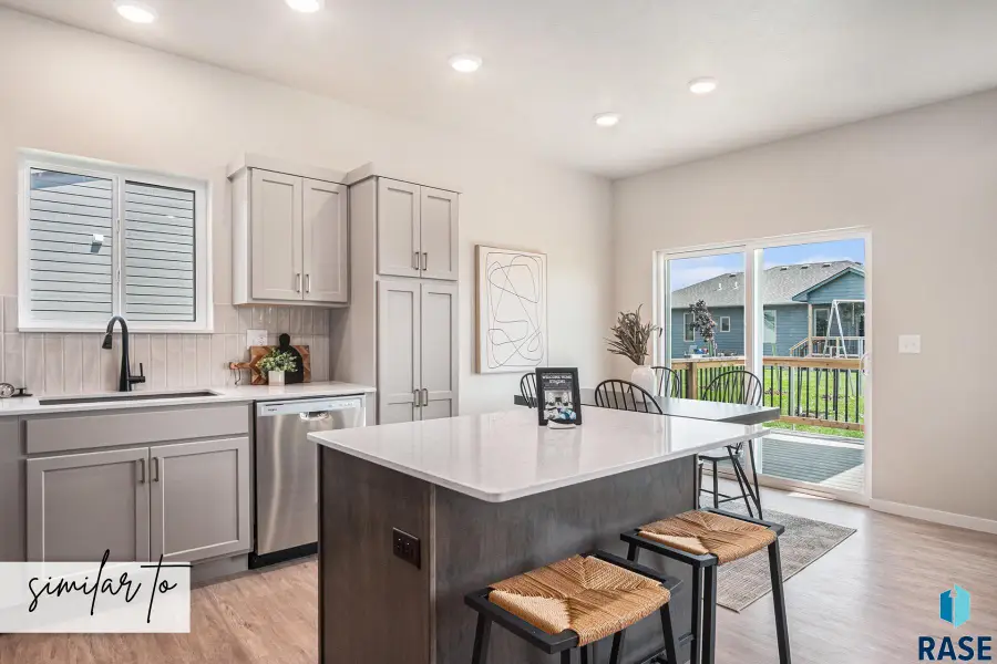 9205 W Counsel St, Sioux Falls, SD 57106 - #3