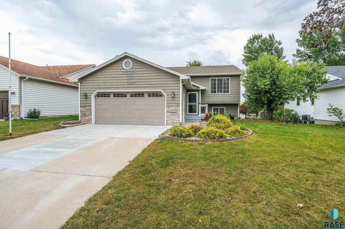 4620 Hanna Cir, Sioux Falls, SD 57110 - #1