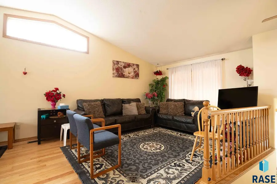 4620 E Hanna Cir, Sioux Falls, SD 57110 - #2