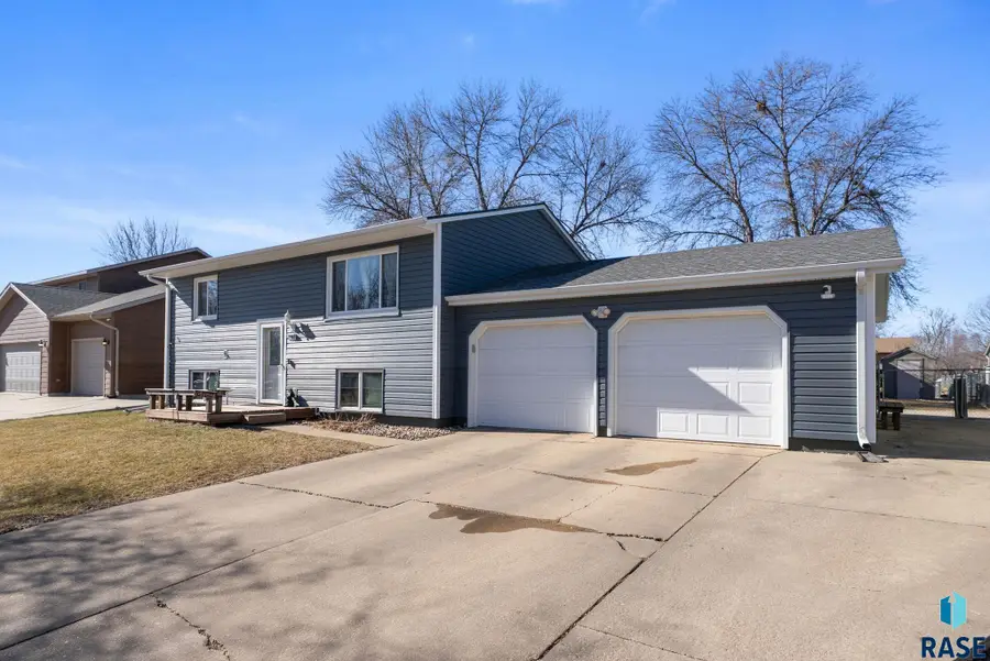 5301 S Holbrook Ave, Sioux Falls, SD 57106 - #2