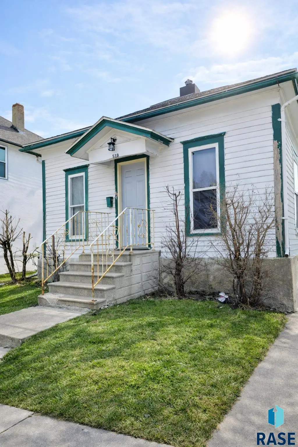 819 11th St, Sioux Falls, SD 57104 - #1