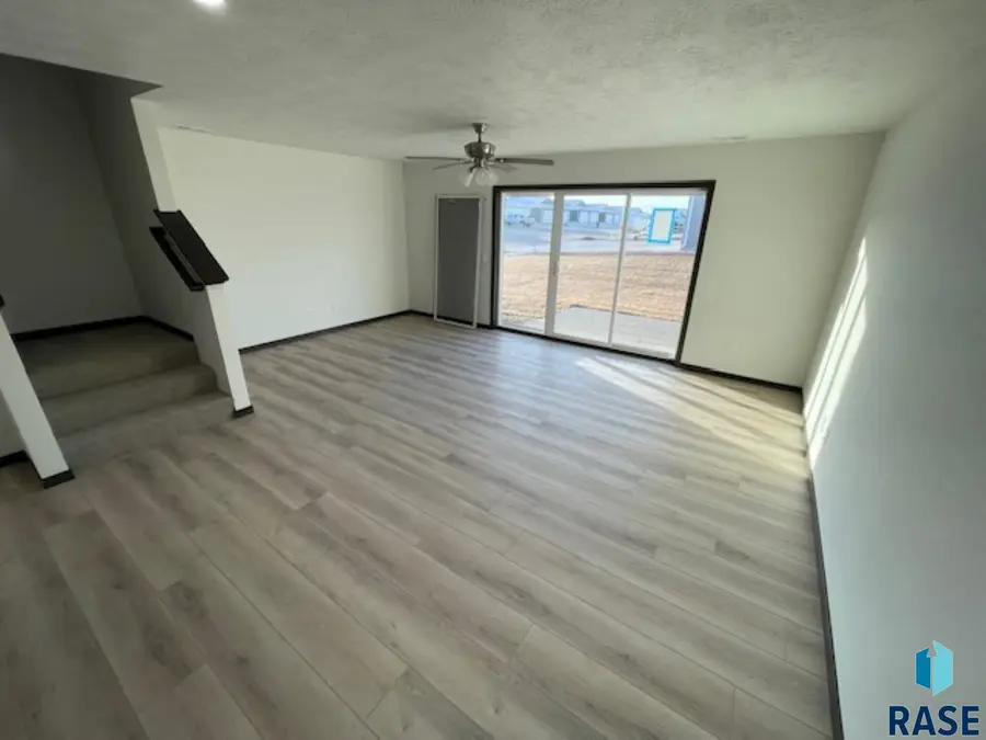 9601 W Tunis Dr, Sioux Falls, SD 57106 - #3