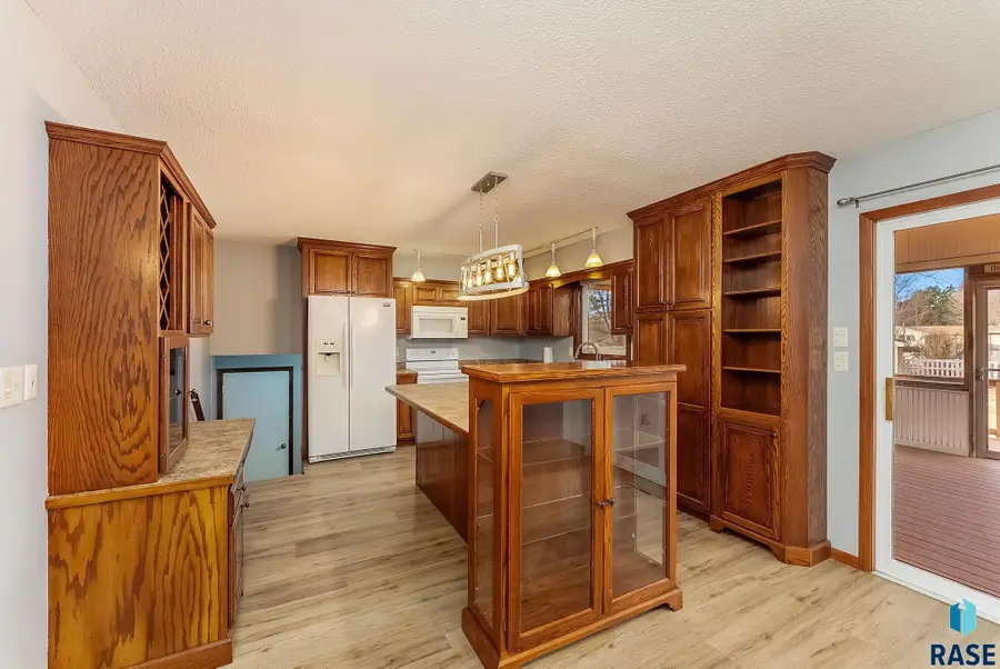 2309 S Stephen Ave, Sioux Falls, SD 57103 - #2