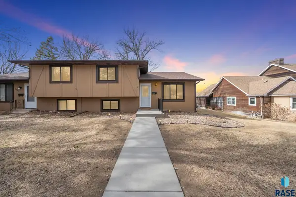 2427 S Center Ave, Sioux Falls, SD 57105