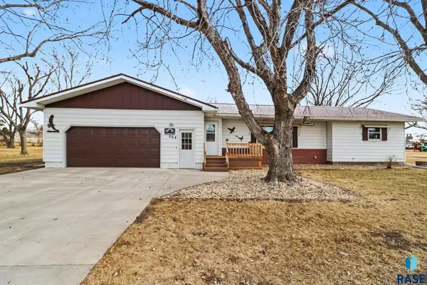 204 N Pleasant St, Howard, SD 57349