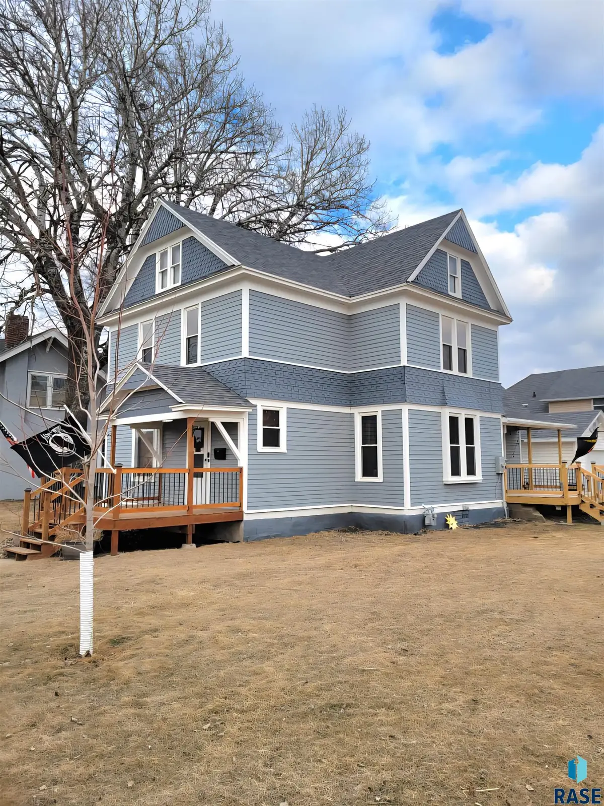 419 S Wind St, Flandreau, SD 57028 - #1