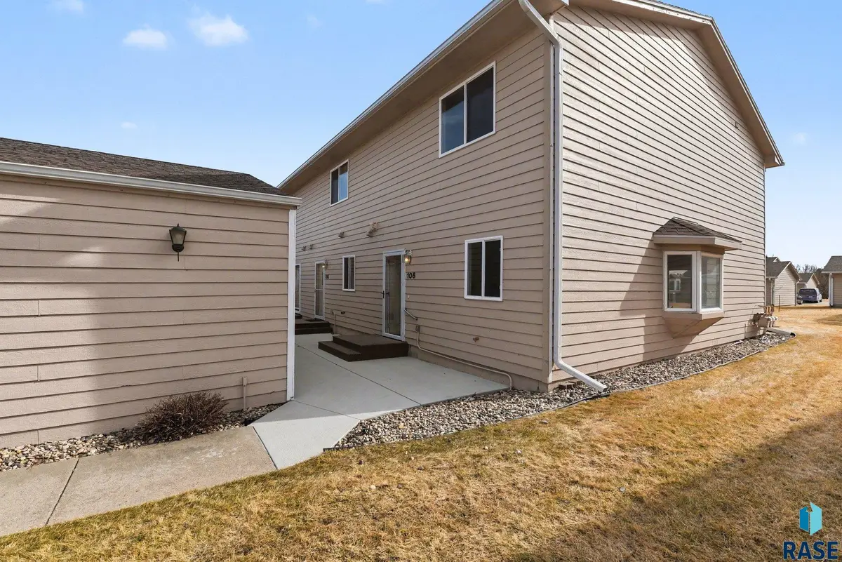 1805 S Sertoma Ave #106, Sioux Falls, SD 57106 - #1