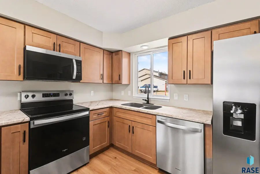 1805 S Sertoma Ave #106, Sioux Falls, SD 57106 - #2