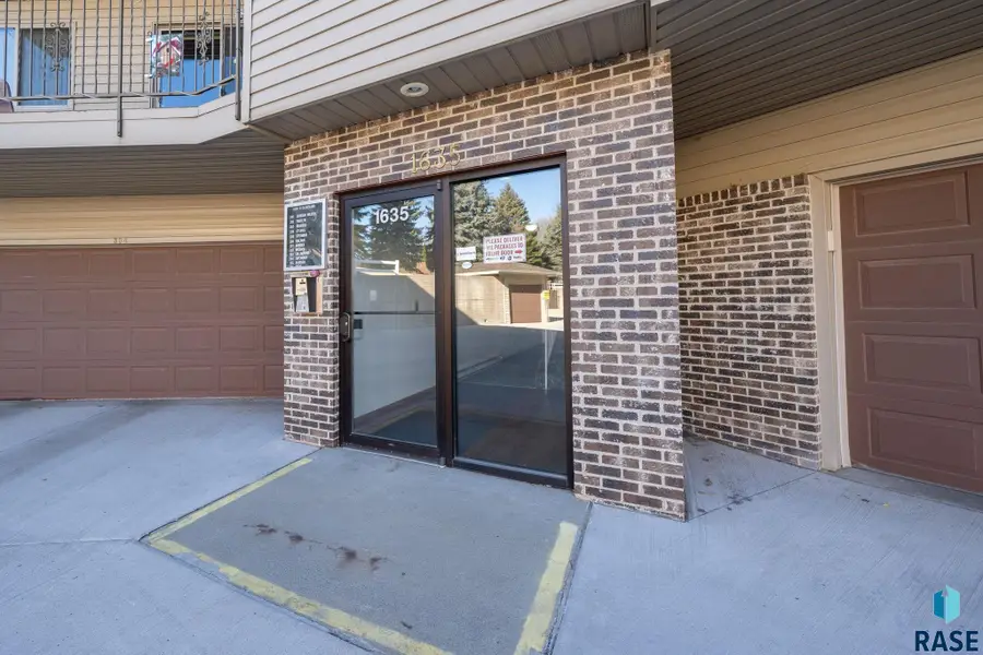 1635 S Cleveland Ave #306, Sioux Falls, SD 57103 - #2