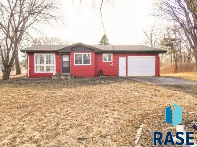 209 E 4th St, Crooks, SD 57020 - #3