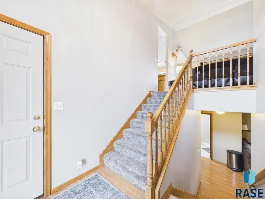 3300 S Sundrop Ave, Sioux Falls, SD 57110 - #2