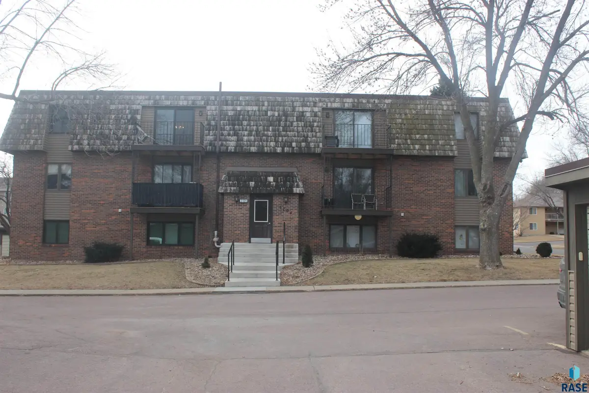 3704 S Terry Ave #302, Sioux Falls, SD 57106 - #1
