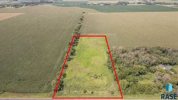 27645 472nd Ave, Harrisburg, SD 57032