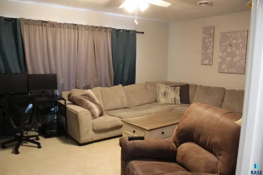 900 S Westmoor Dr, Sioux Falls, SD 57104 - #3