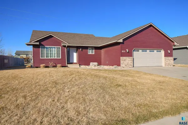 610 Kent St, Harrisburg, SD 57032