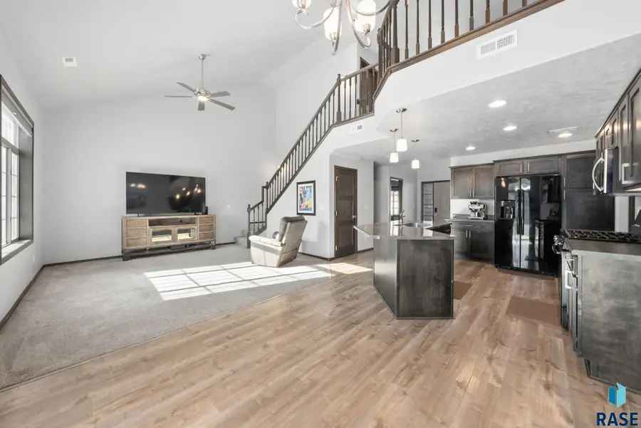 2721 E Hollow Pl, Sioux Falls, SD 57108 - #2