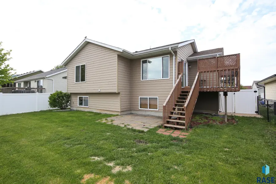 7328 W 51st St, Sioux Falls, SD 57105 - #3