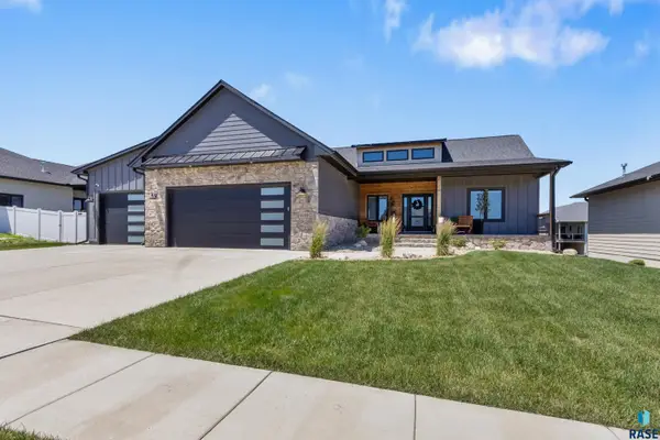 4100 N Interlachen Trl, Sioux Falls, SD 57107