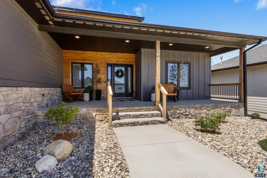 4100 N Interlachen Trl, Sioux Falls, SD 57107 - #2