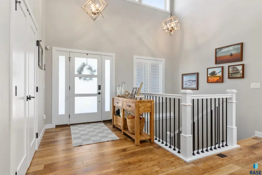 4100 N Interlachen Trl, Sioux Falls, SD 57107 - #3