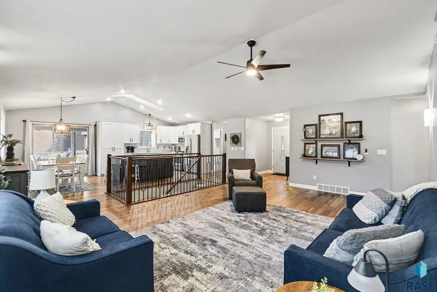 3805 S Bedford Ave, Sioux Falls, SD 57103 - #2